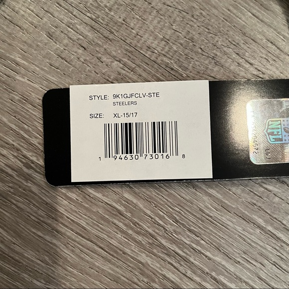 NFL Pittsburgh Steelers Blocked V-Neck Tee - Picture 5 of 6